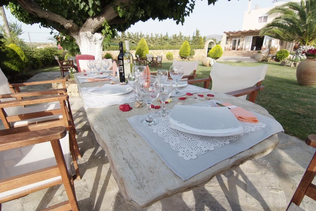 Aparthotel Sunset Studios Nea Styra