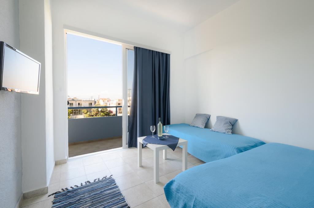 Antomar And Studios Aparthotel