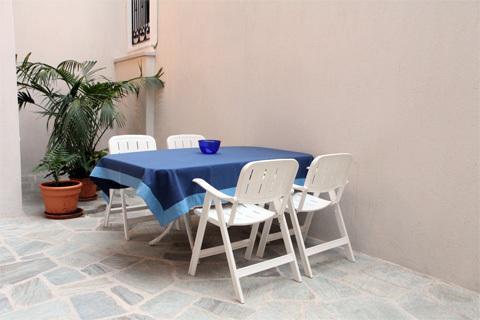 Stone Mansion House Apartment *