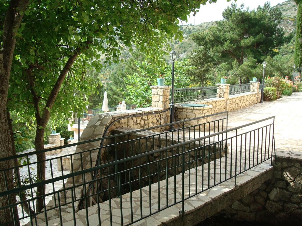 Merlot Village Karia (Lefkada)