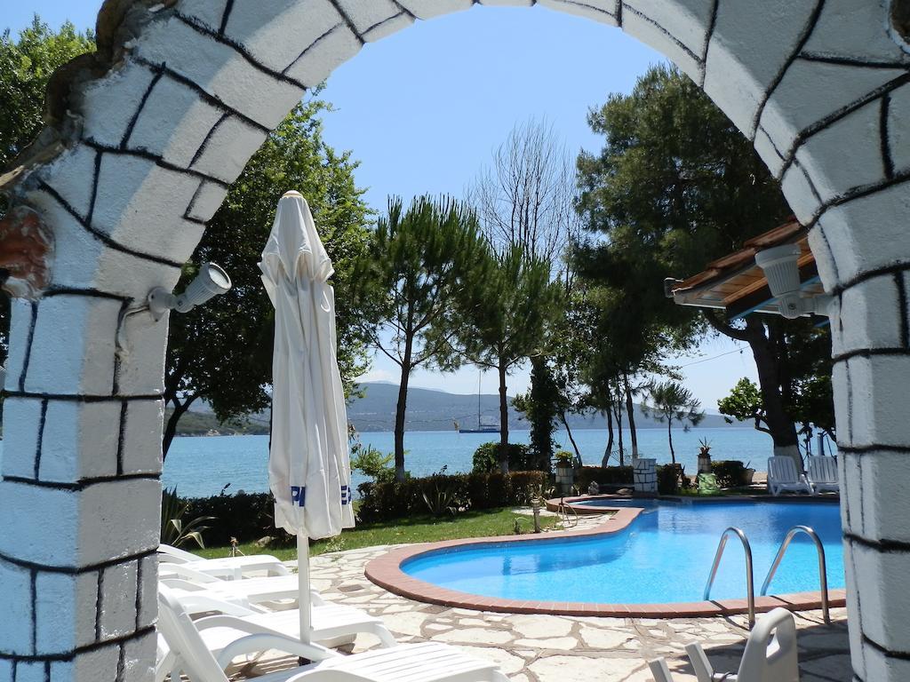 Aparthotel Flisvos Seaside Apartments 3*