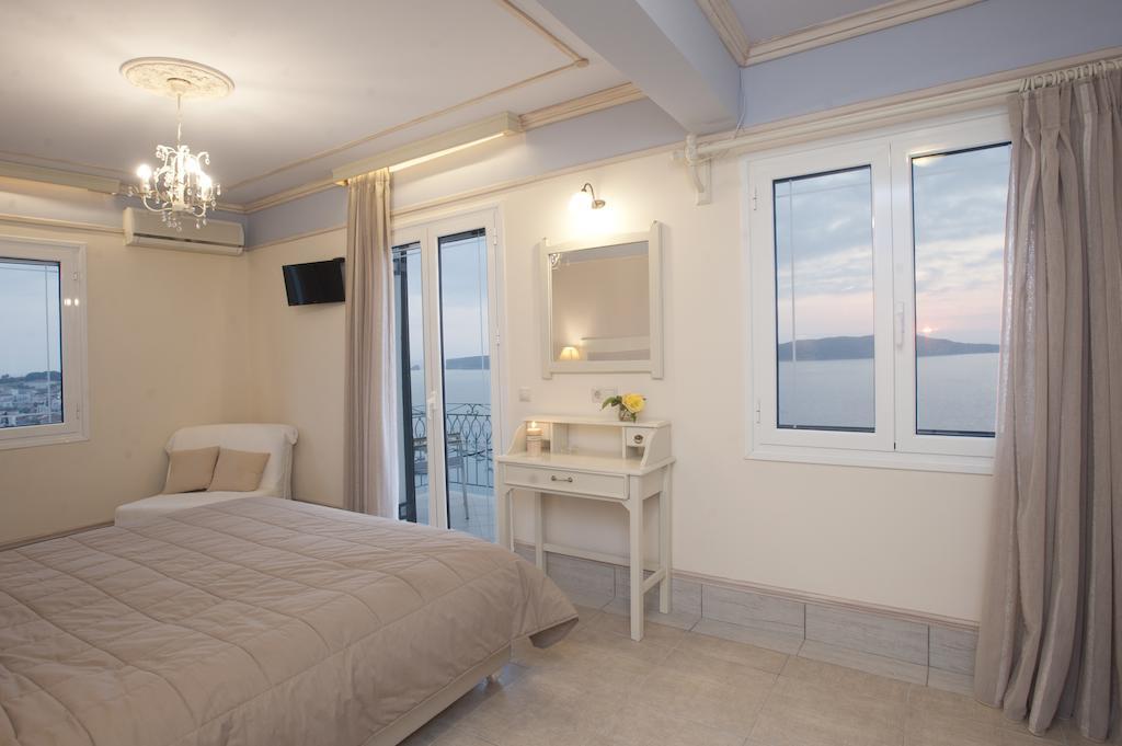 Tina's House Aparthotel Pylos