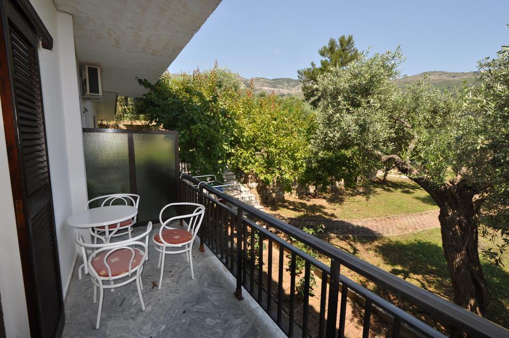 Assos Apartment *