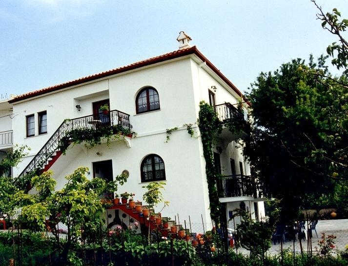 Atzanou Guest house