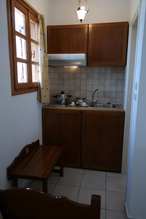 Apartment G. Salteris *