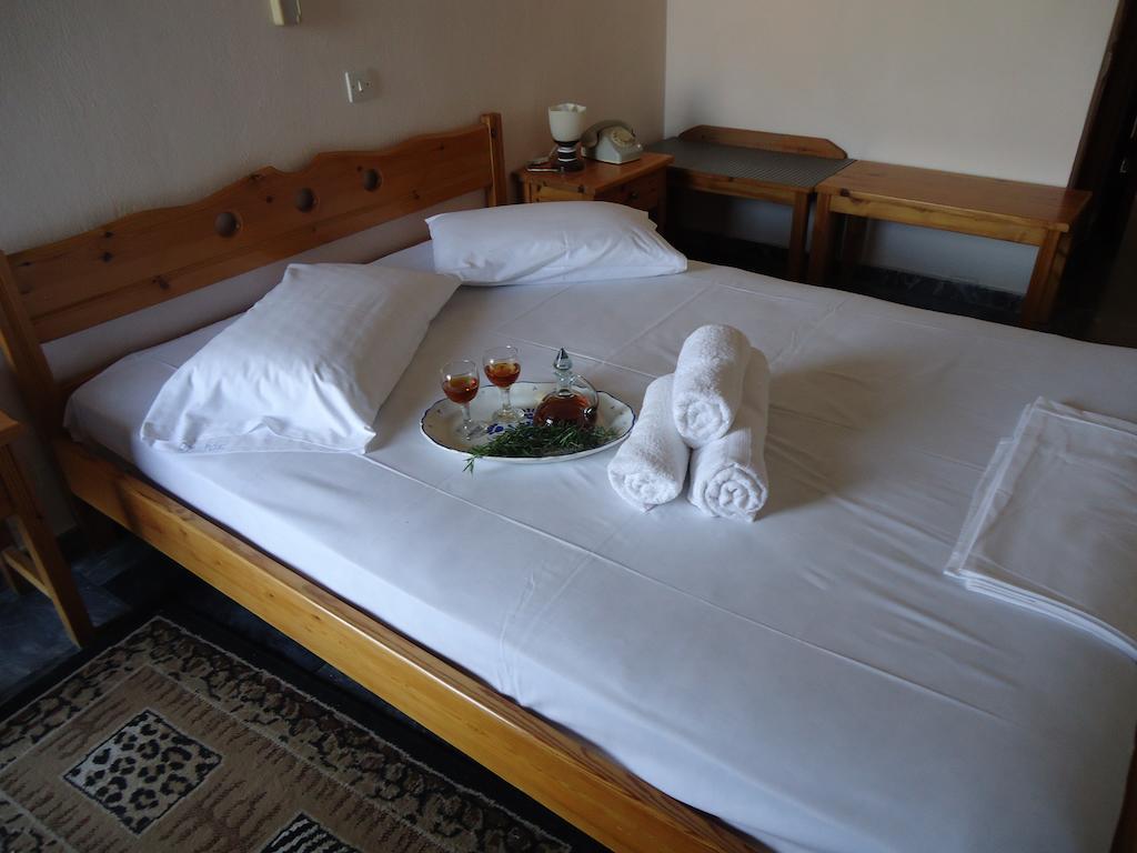 Hotel Omiros Vatera