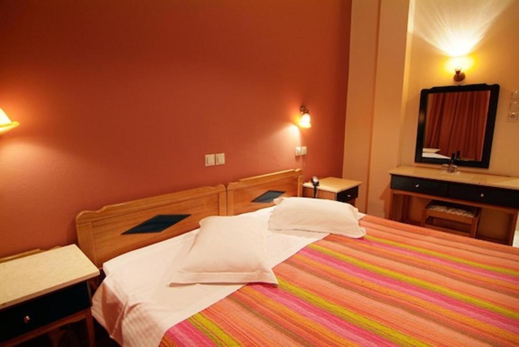 Varonos Hotel