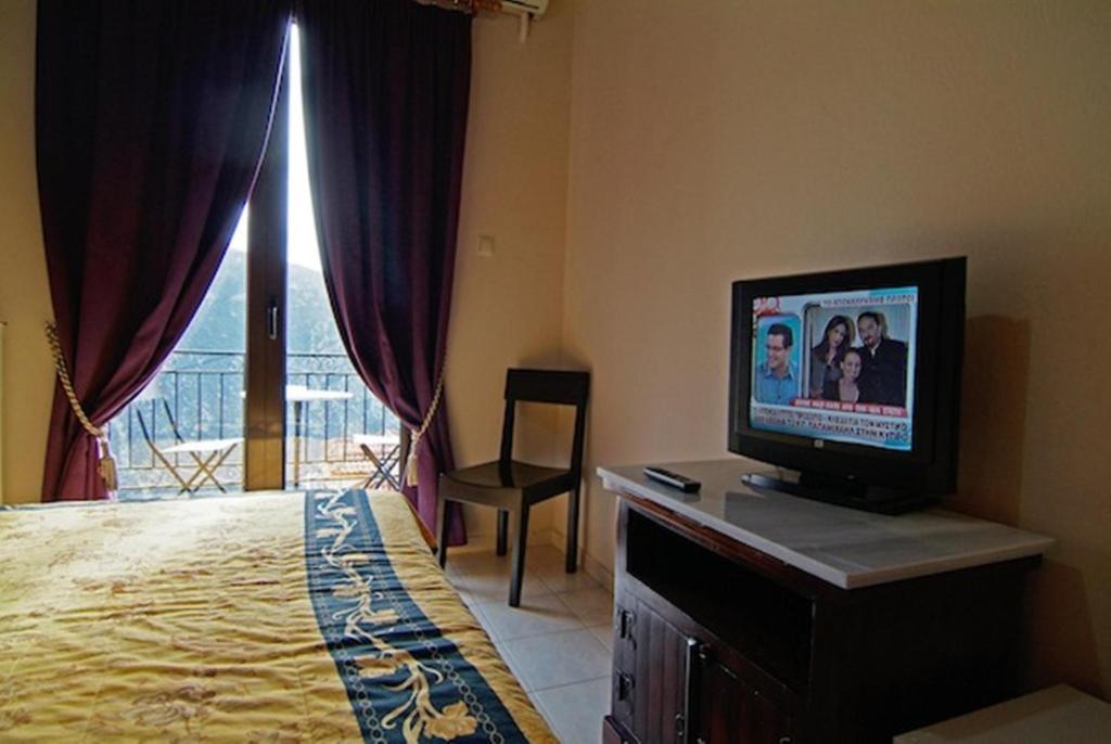 Hotel Varonos 3*