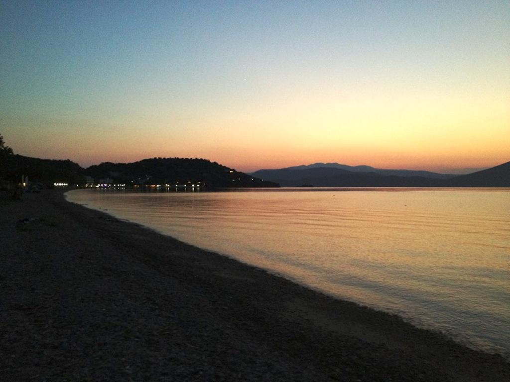 Vassilis Apartment Neos Pirgos
