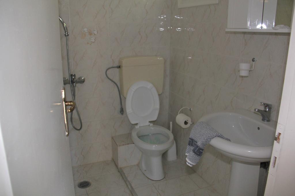Apartment Theodora *