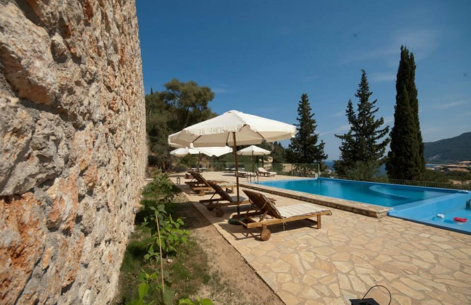 Lefkas Petra