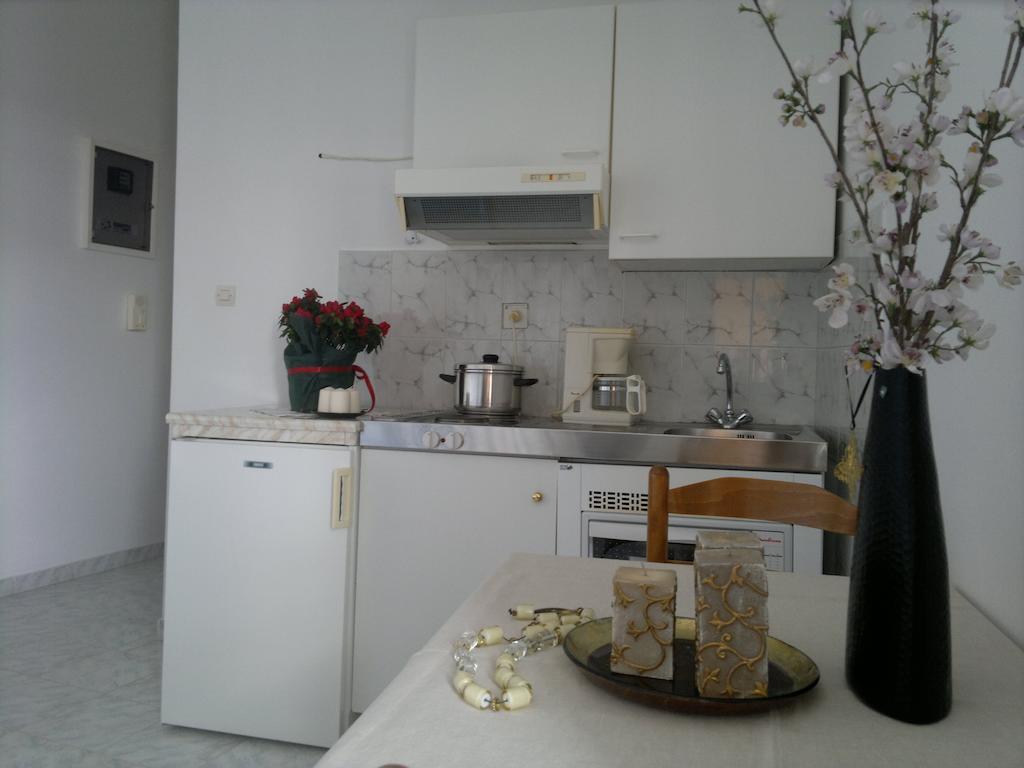 Apartment Studios Nikos *