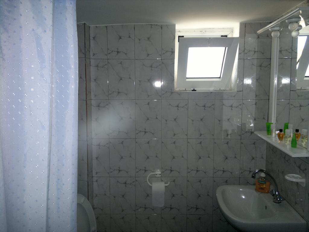 Apartment Studios Nikos Methana