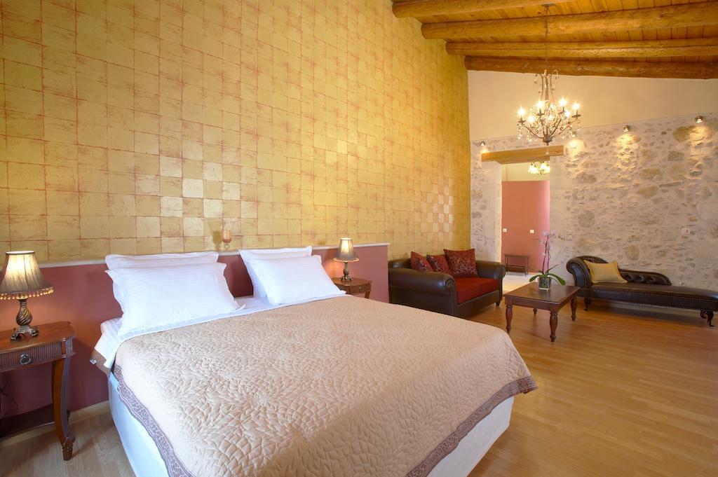 Casa Moazzo And Rethymno (Crete)