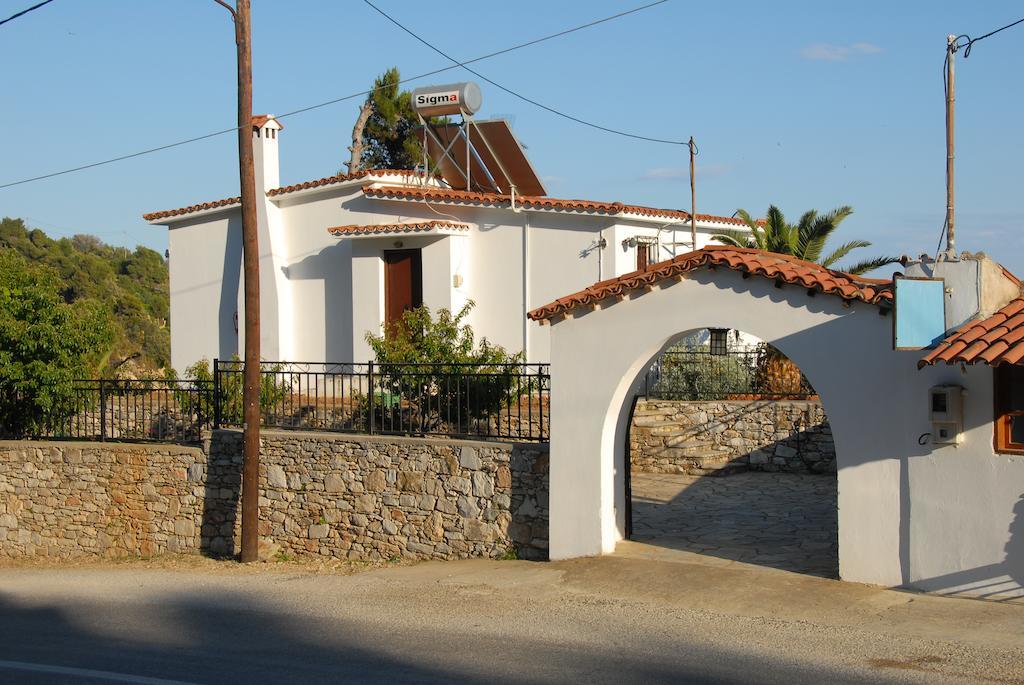 Aparthotel Zaharo And Lilian