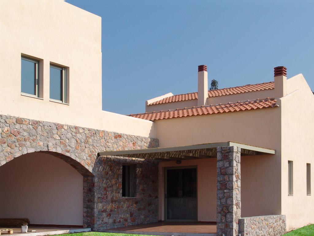 Enalia Gi Limni (Evia)