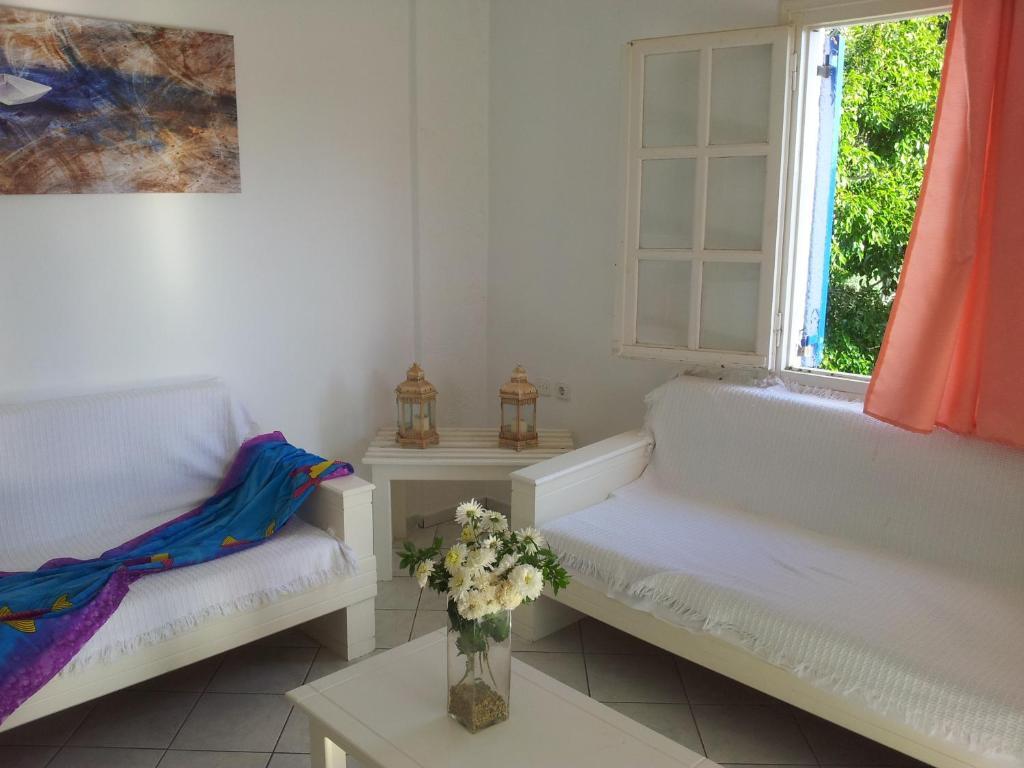 Arco Baleno Family Apartment Anissaras