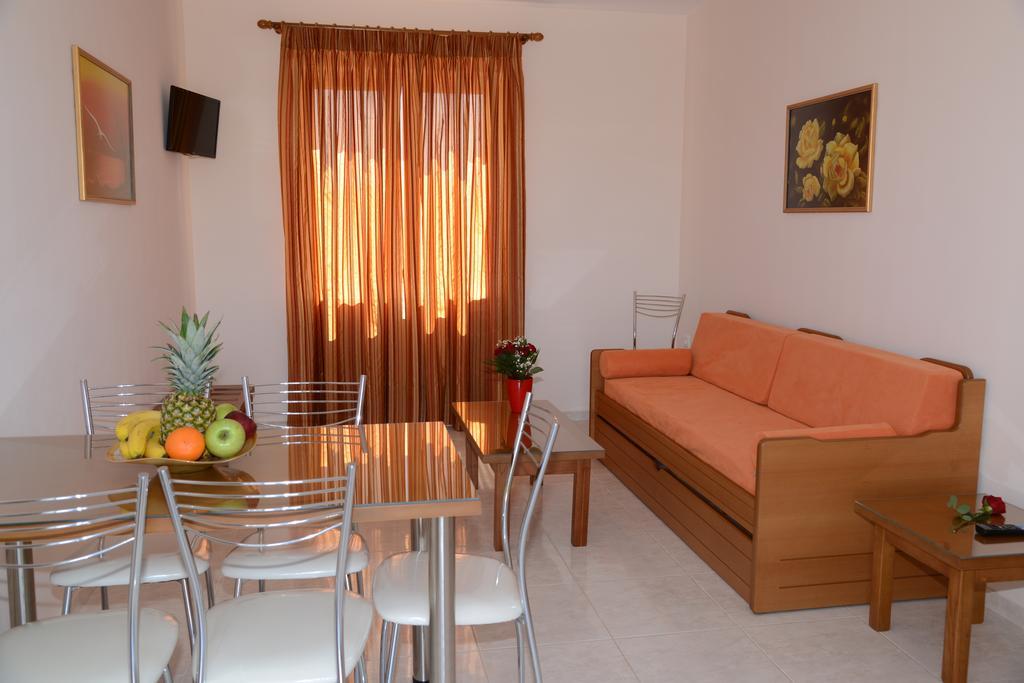 Aparthotel Maria's Filoxenia 3*