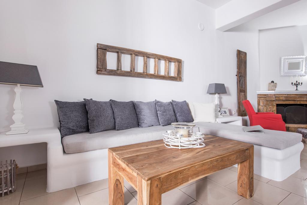 Villa Morfes House