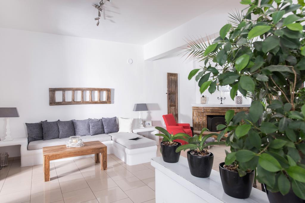 Villa Morfes House *