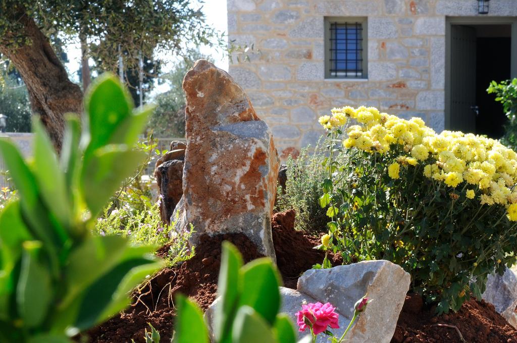 Nikoloudi Estate