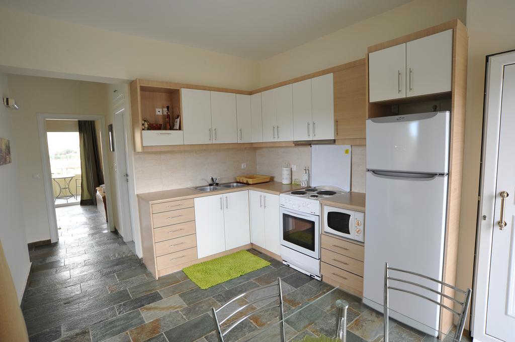 Apartment To Livadi Lefkogeia