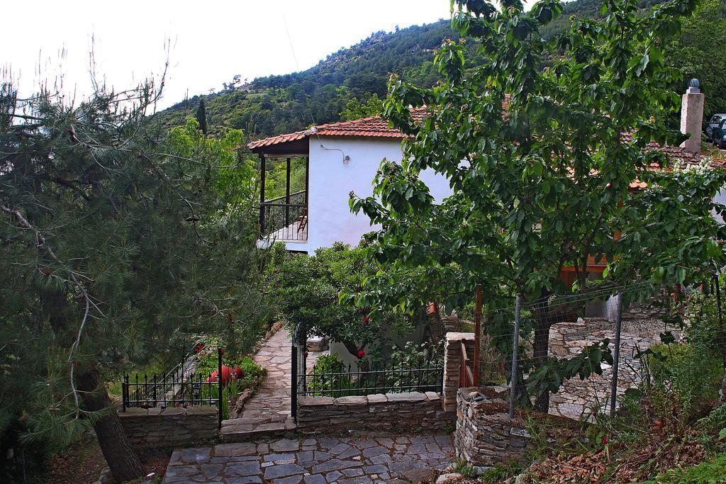 Holiday home Katoikia Me Ta Pitharia *