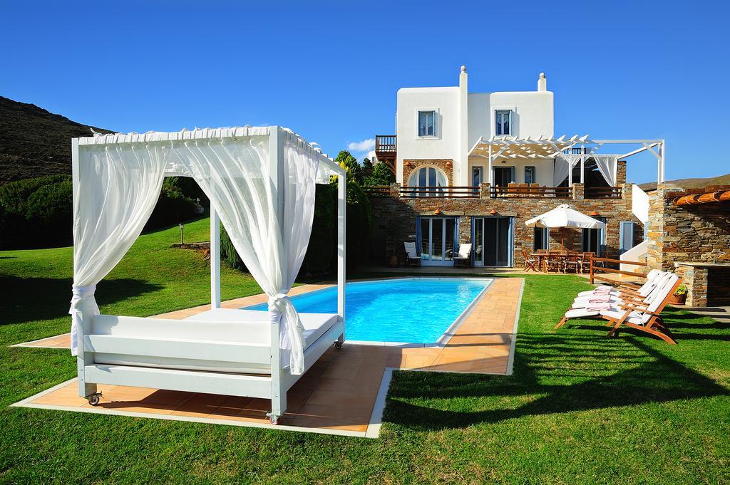 Villa Heliades *