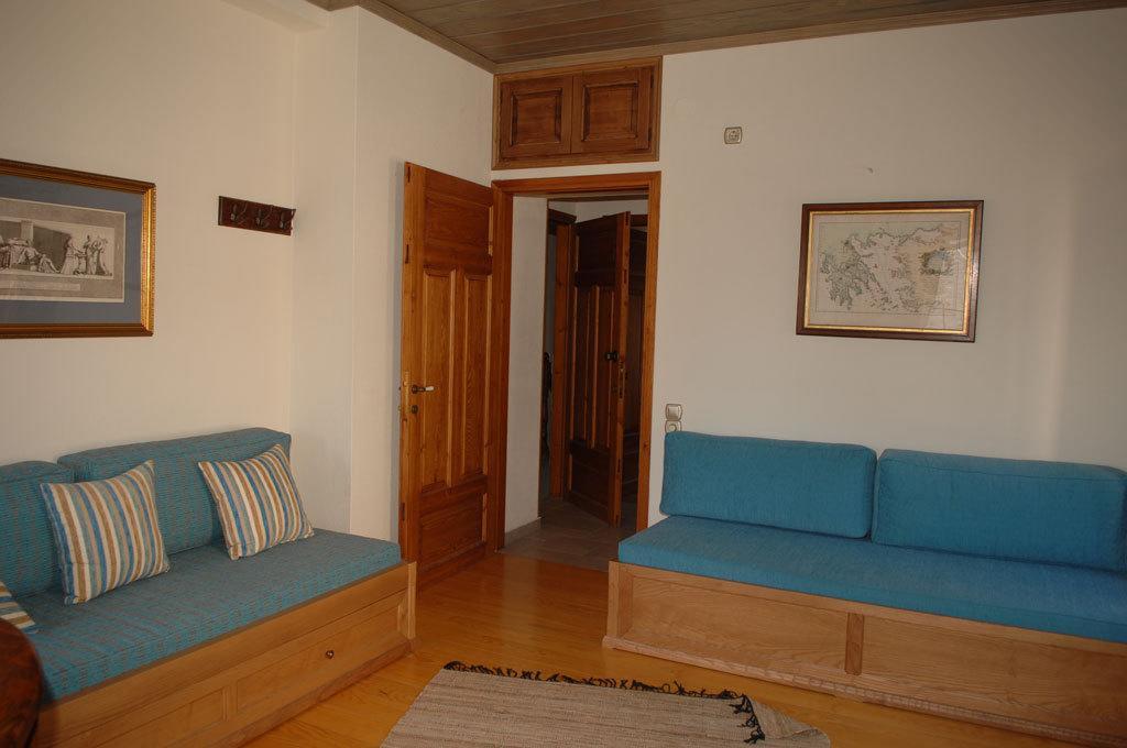 Guest house Xenonas Ton Chromaton Lafkos