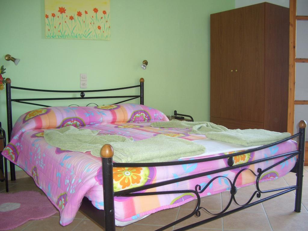 Villa Rania Skiathos Town