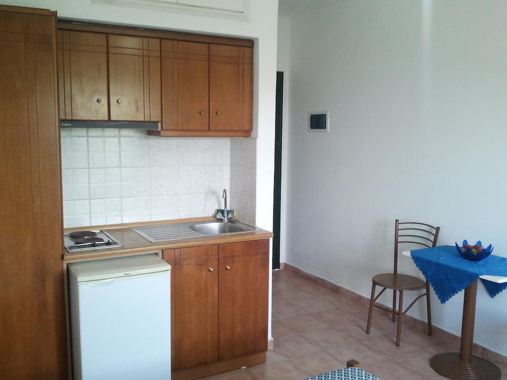 Apartment Dionisis Studios *