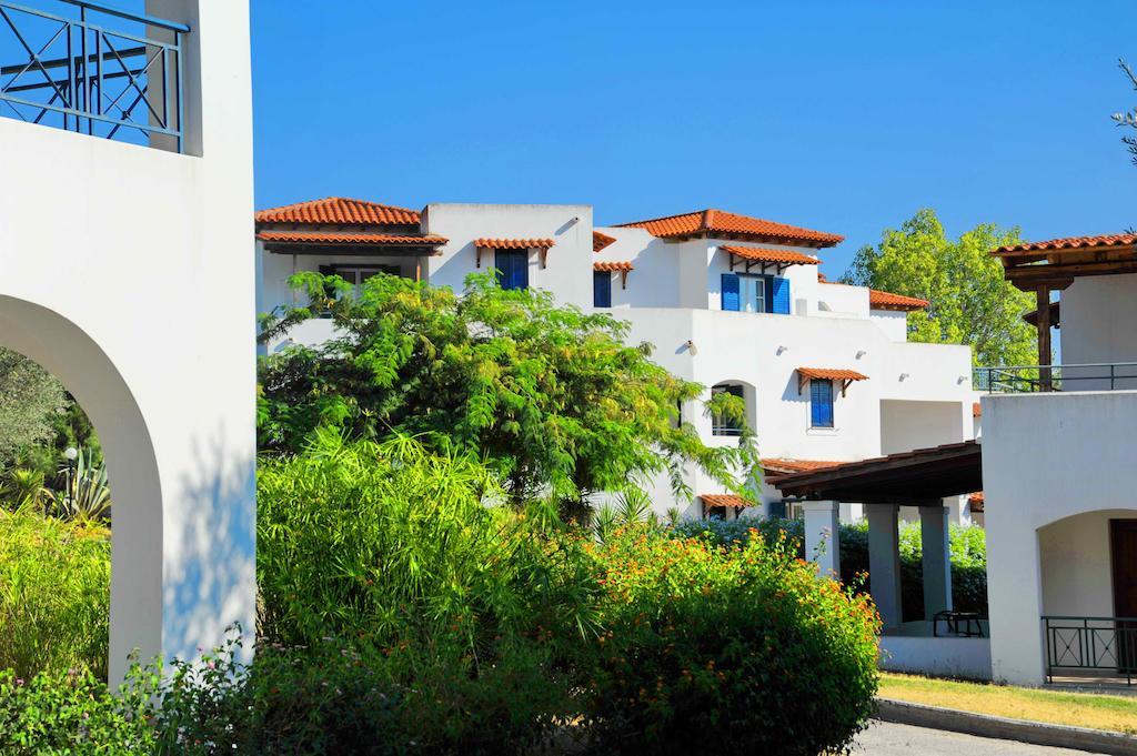 Hotel & 4*