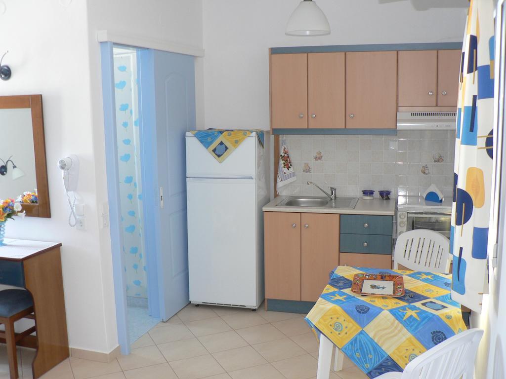Stolidi Adamantas (Milos)