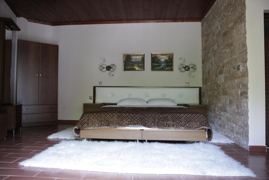 Apartment Xenonas Platia Loutraki (Pella)