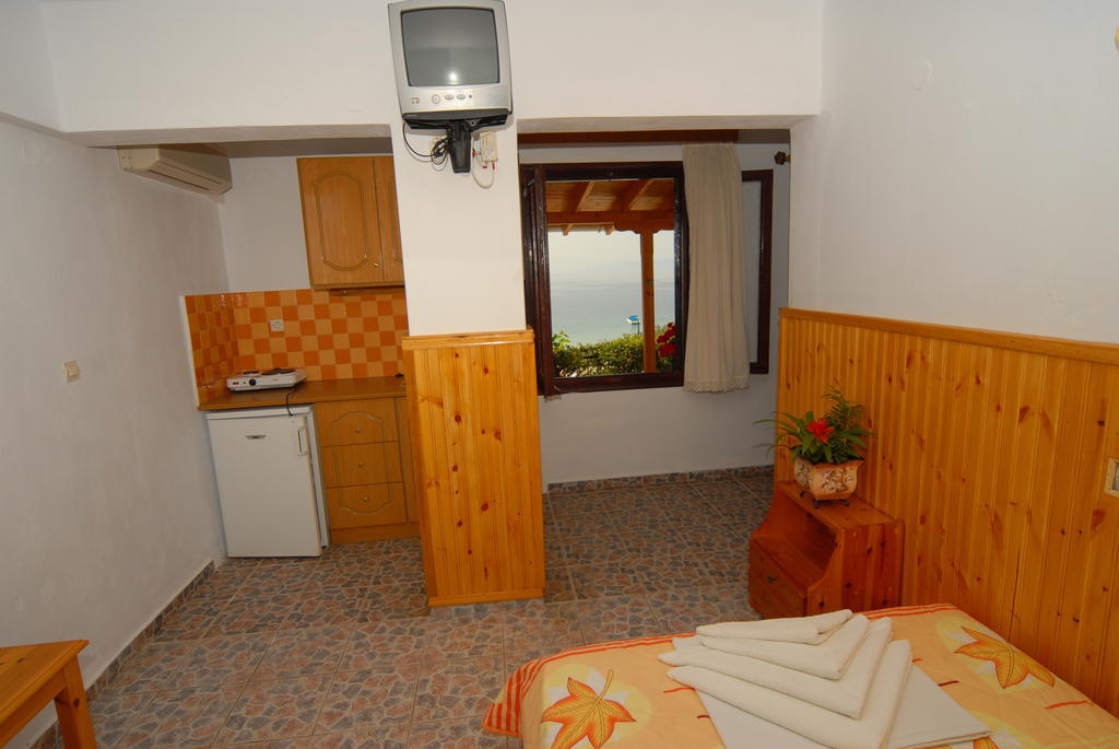 Aparthotel Zaharo And Lilian *