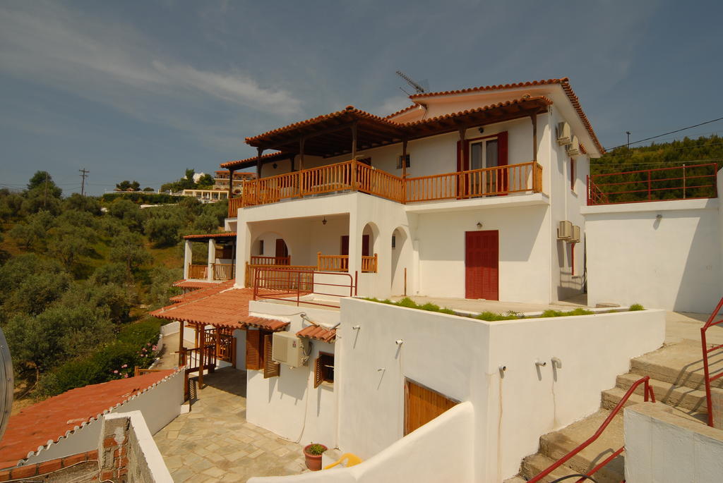 Aparthotel Zaharo And Lilian Troulos