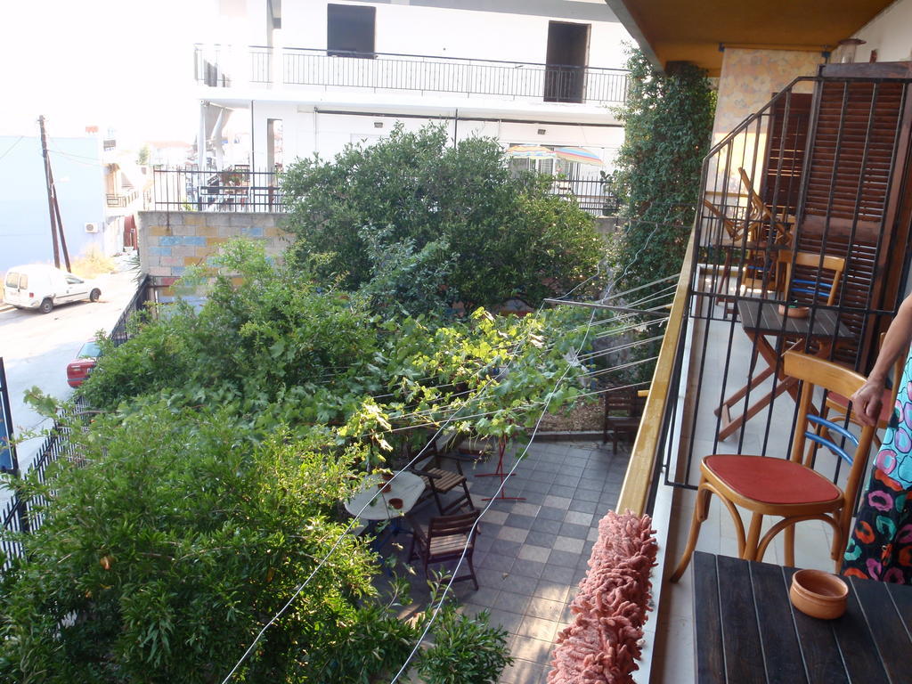 Apartment Studios Oasis Neos Marmaras