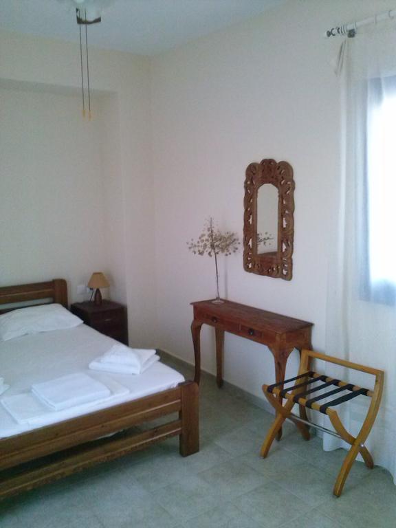 Apartment Eleni Adamantas (Milos)