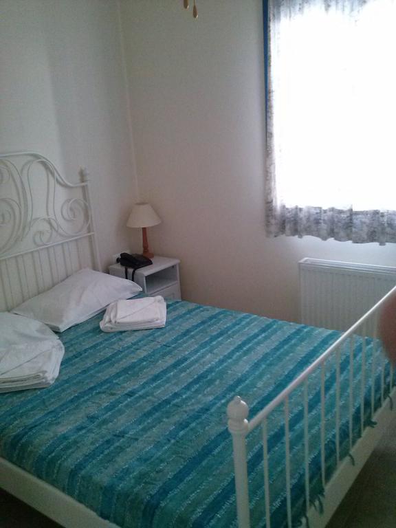 Eleni Adamantas (Milos)