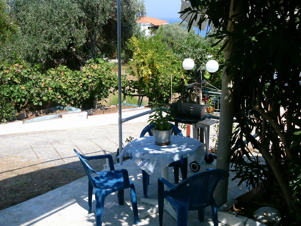 Apartment House Mantesos