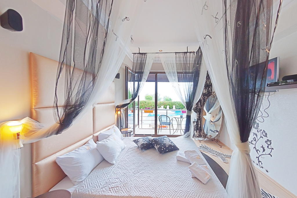 Hotel Amaris Wishes