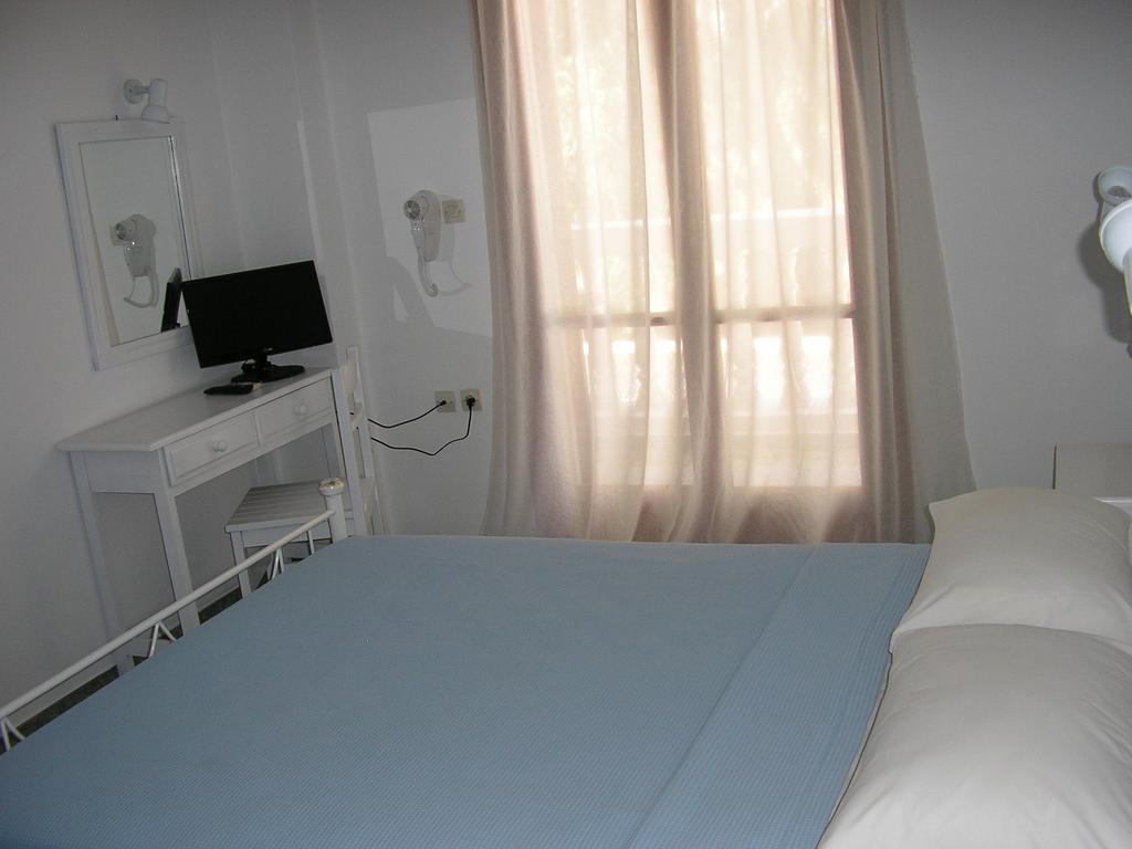 Hotel Finikas Santorini Kamari (Santorini)