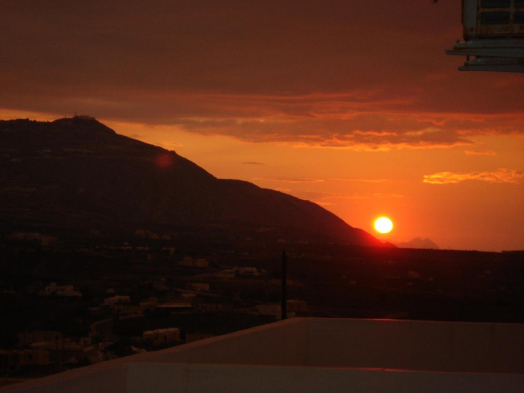 Aparthotel Thira's Dolphin 3*