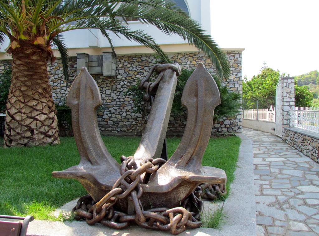 Esperides Achladies (Skiathos)