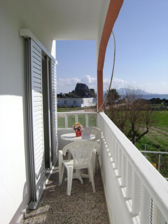 Agios Stefanos & Apartment