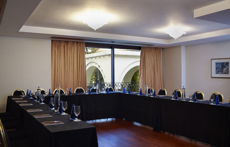 Hotel Grand Serai Congress And