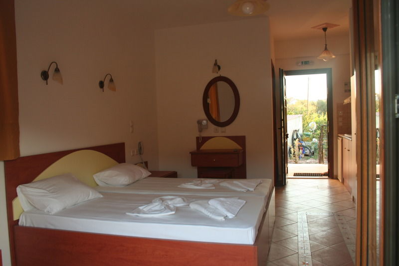 Hotel Christina's Gardens