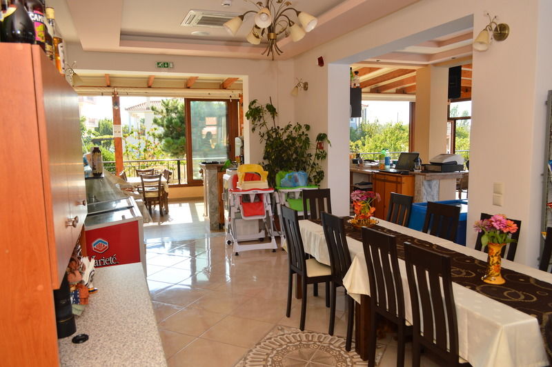 Hotel Christina's Gardens 3*