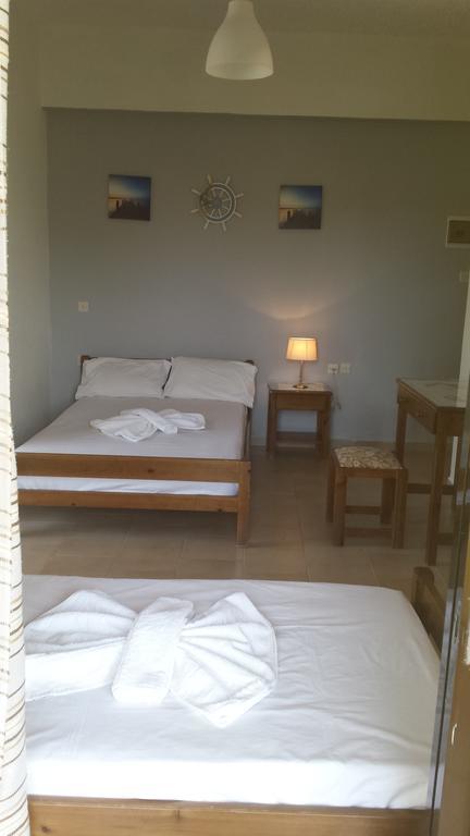 Aparthotel Leonidas *