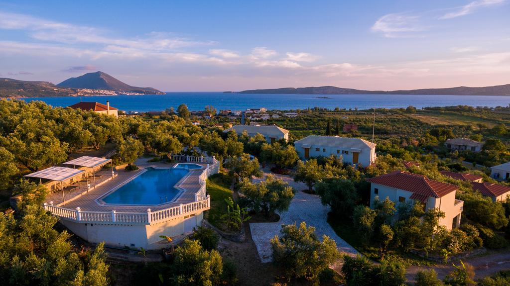 Thanos Village Gialova